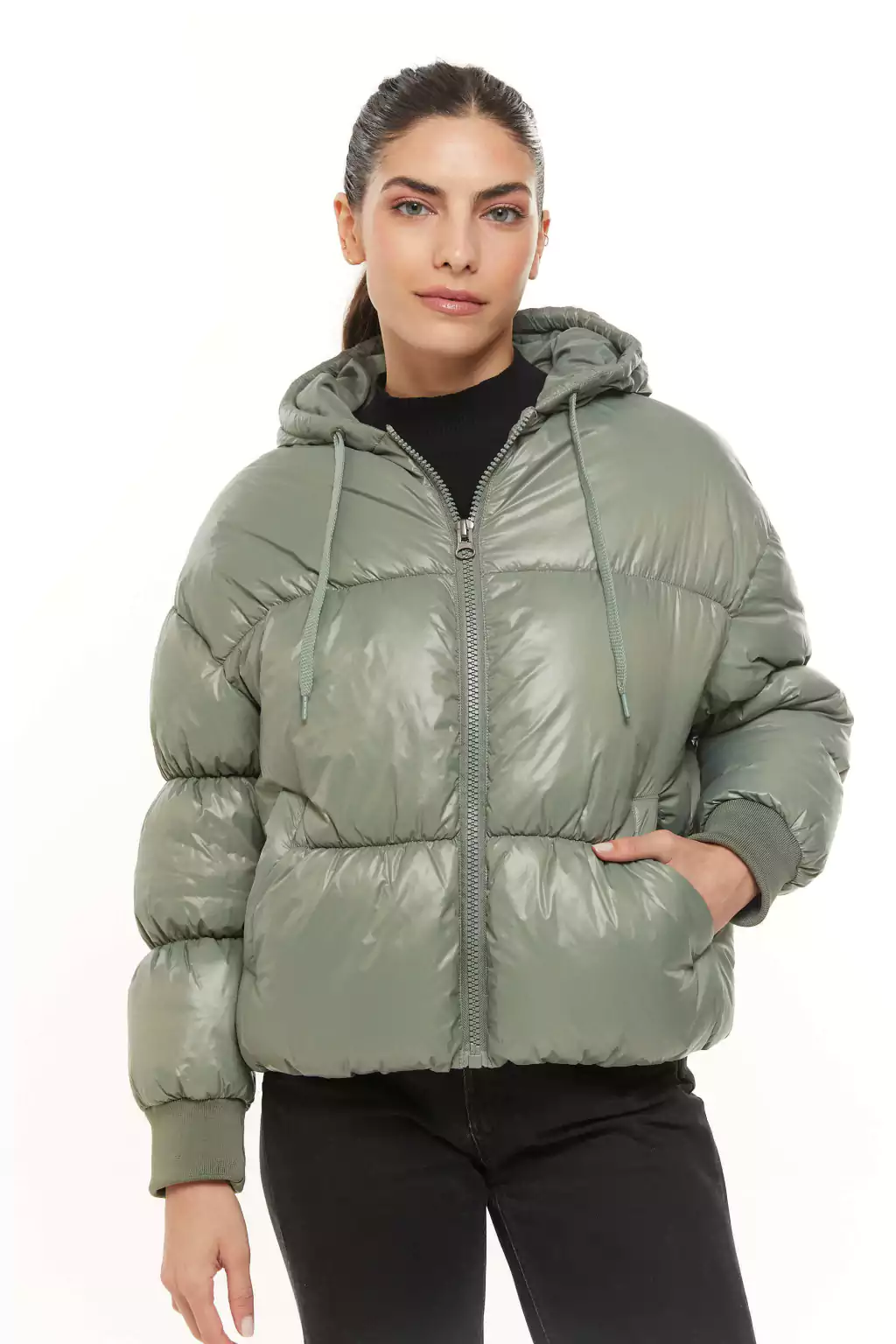 Campera  Dama Corta  con Elastico sin Capucha Artículo 21219008