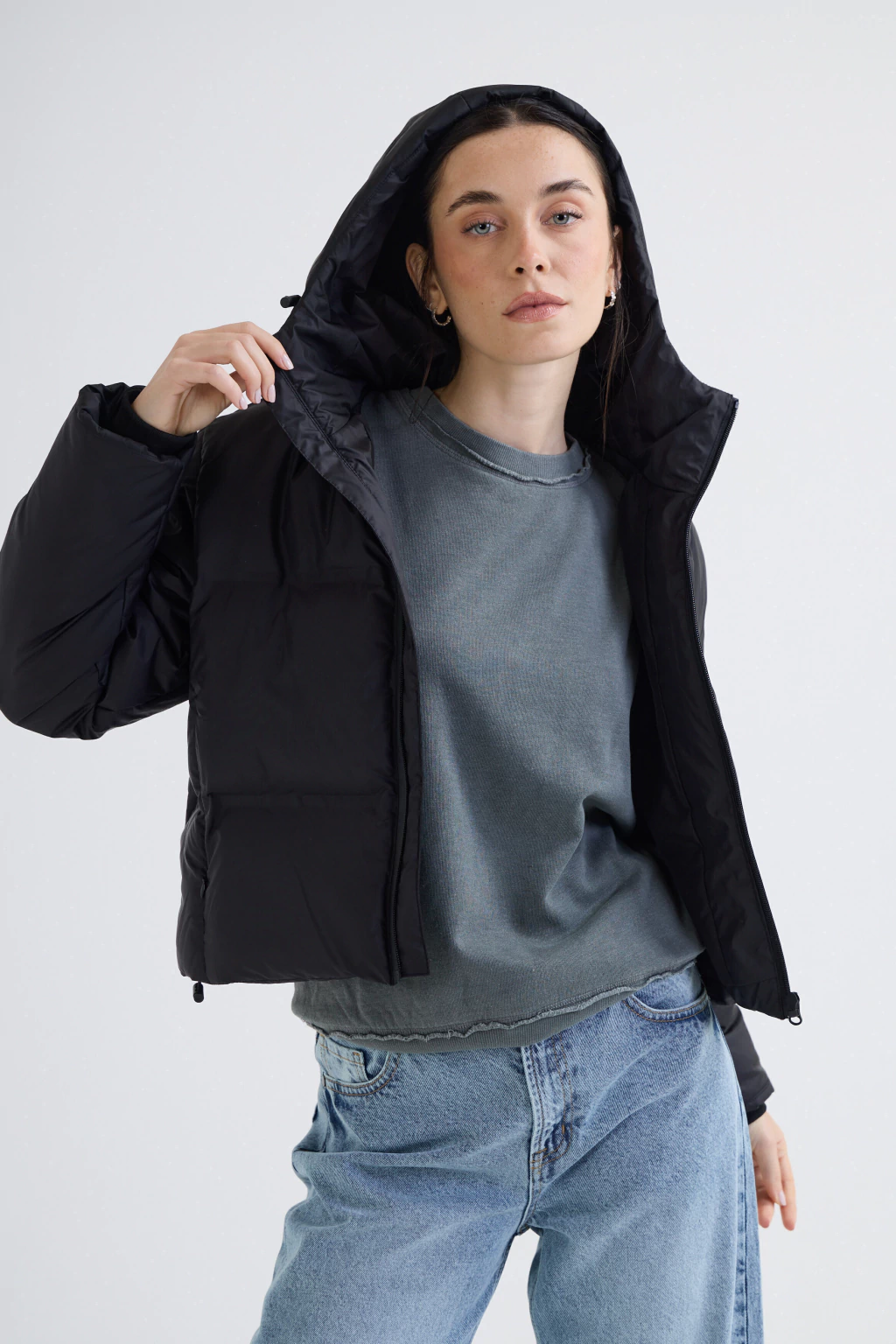 Campera Dama Corta  con Capucha Fija Costuras Selladas Artículo CC223712 preview