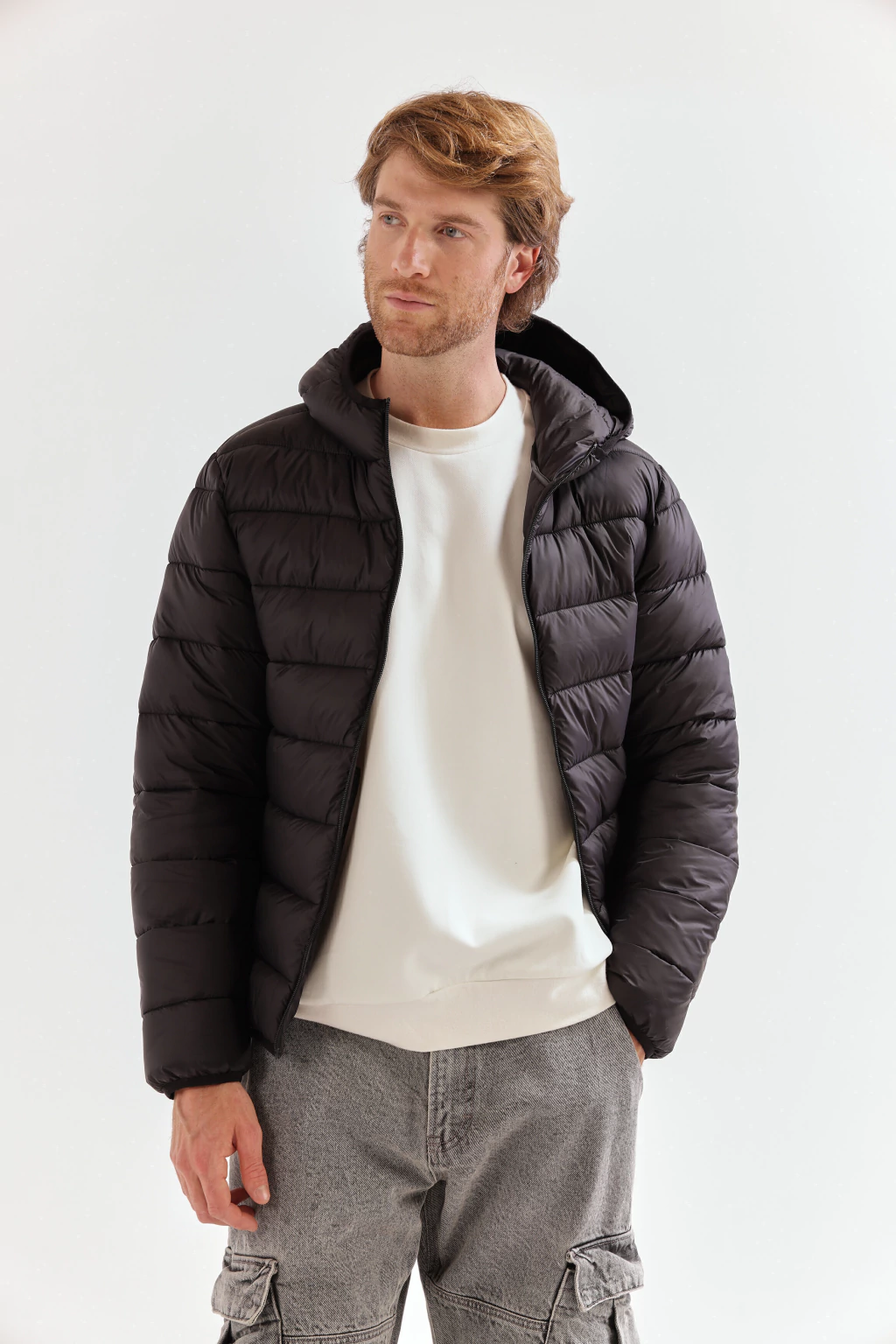 Campera Hombre Corta Con Capucha  Artículo  C1123205105 preview