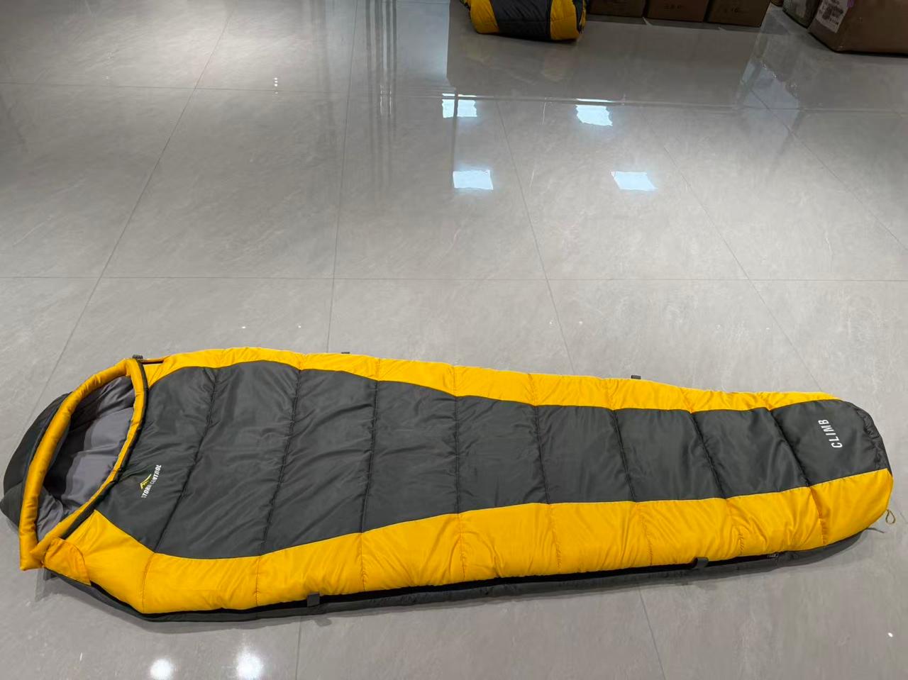 Bolsa de Dormir Climb Momia con Capucha Ajustable preview