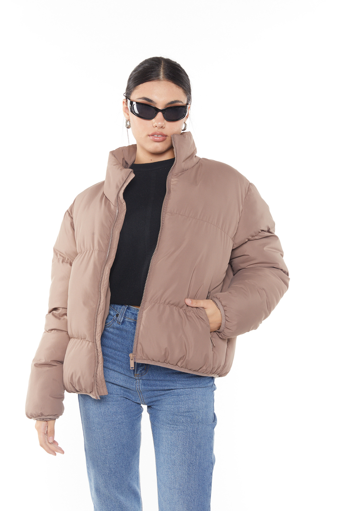 Campera  Dama  Corta de Nailon sin Capucha Artículo CC221008