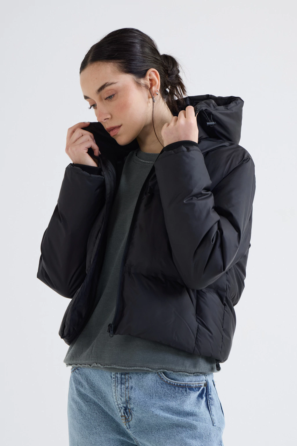 Campera Dama Corta  con Capucha Fija Costuras Selladas Artículo CC223712